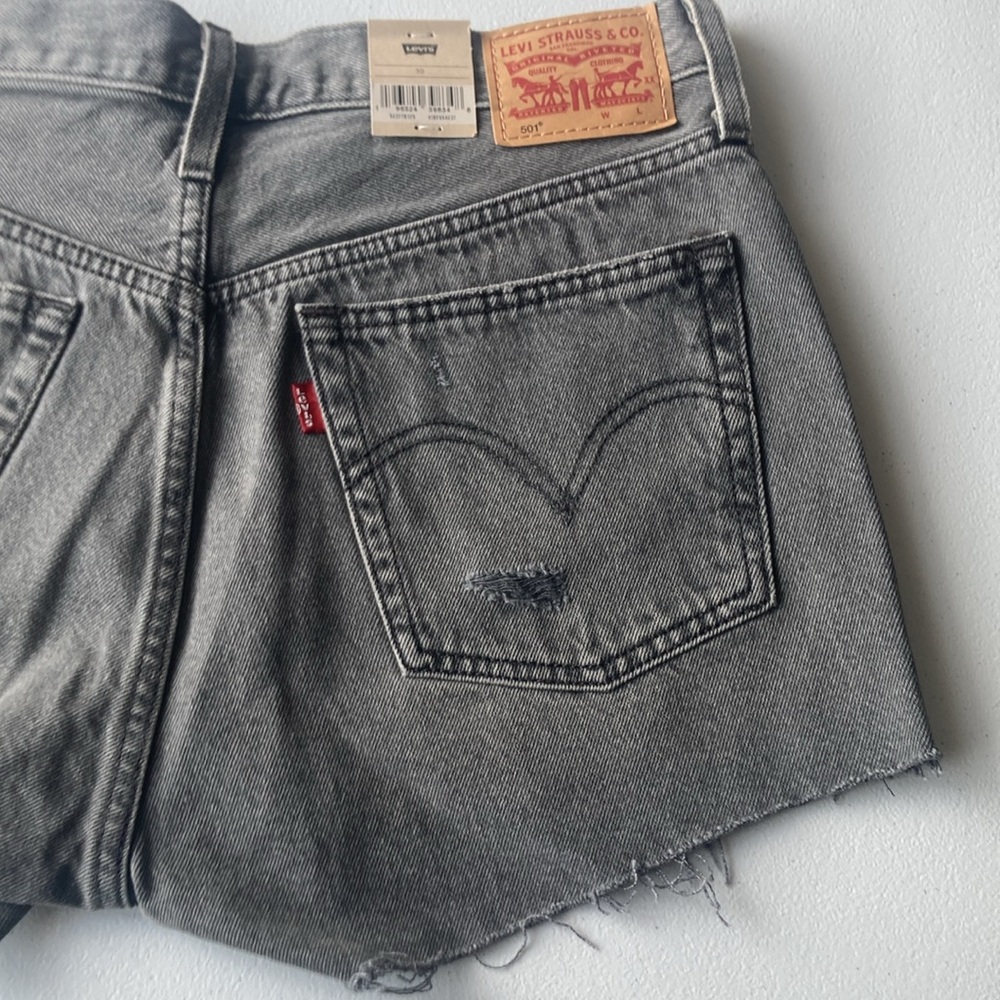 Levi’s distressed high rise 501 jean cotton denim short cutoff size 30 - Picture 10 of 17
